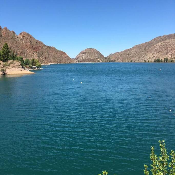 Casa en Los Reyunos, Ubicación perfecta Frente al lago