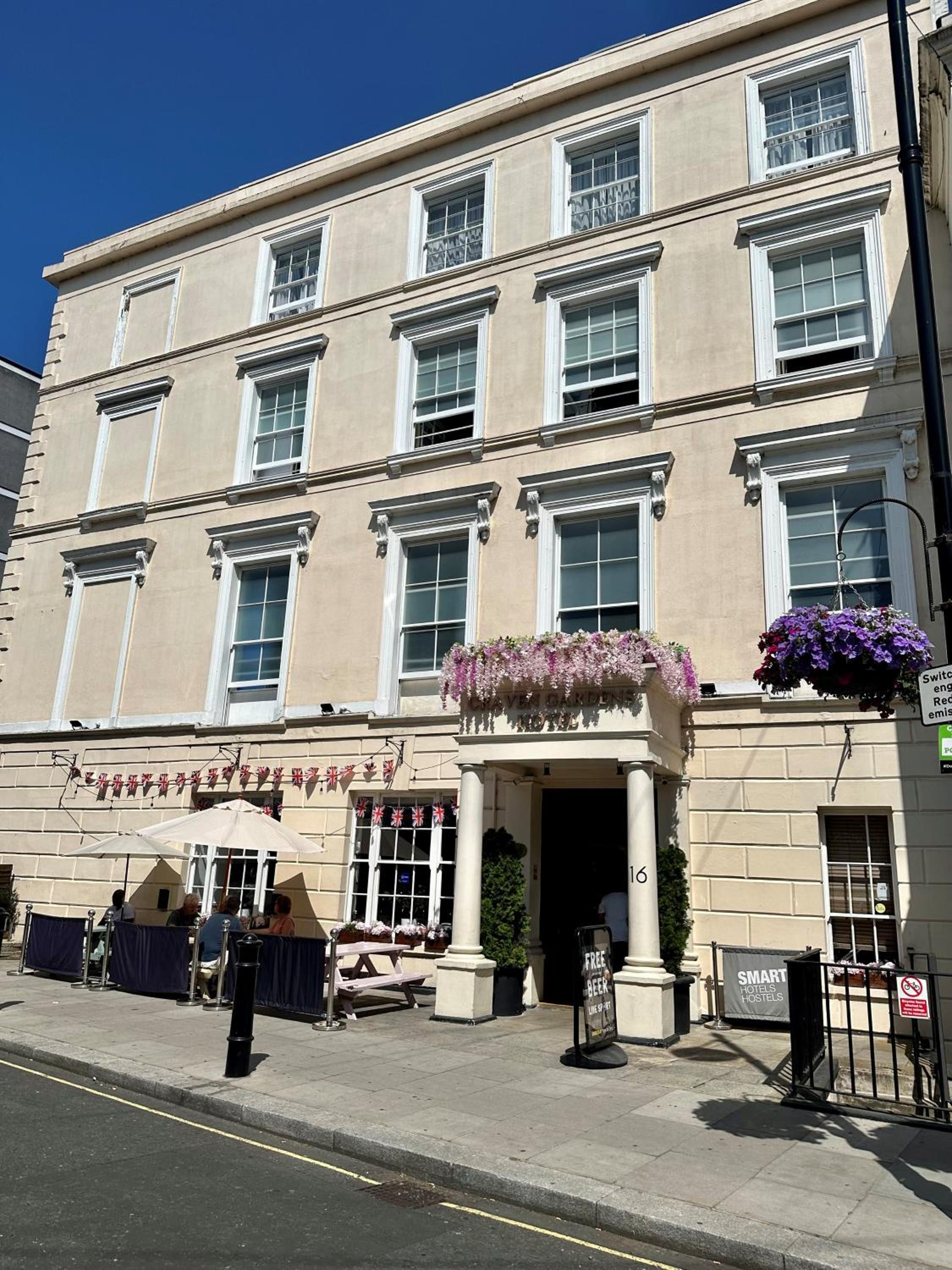 Smart Hyde Park View