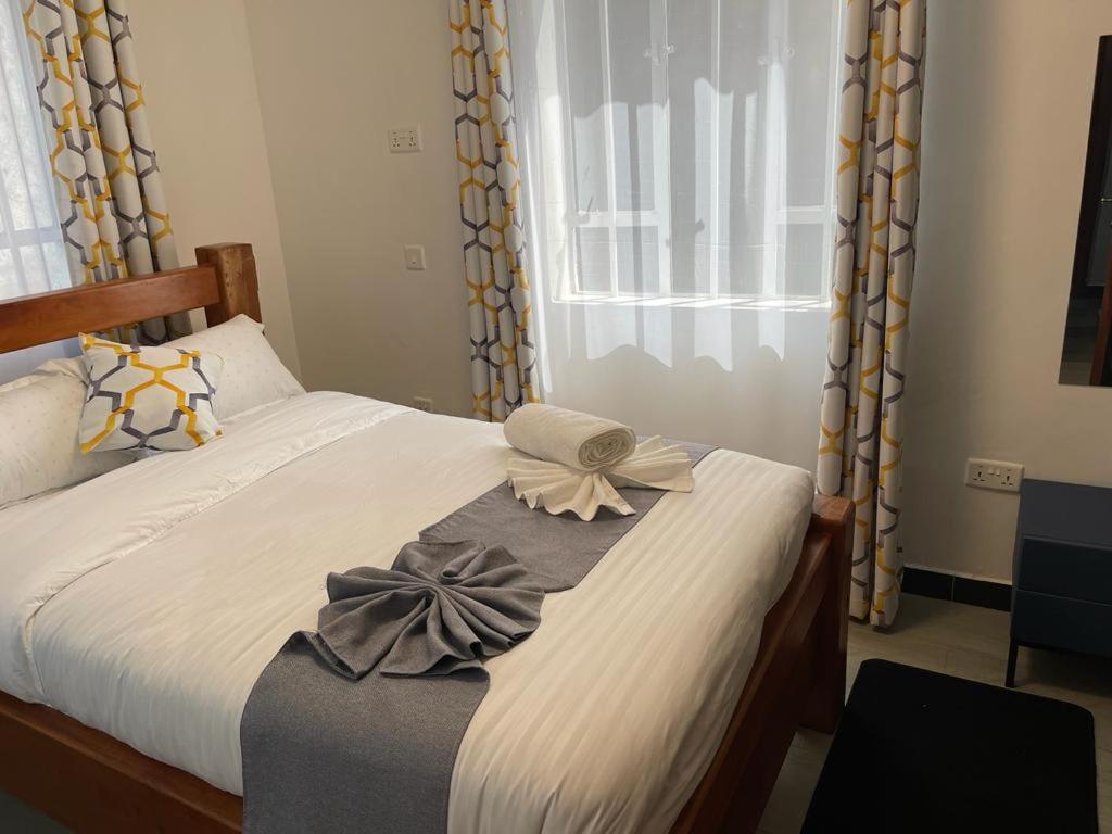 Chazil Hse AIRBNB 4BEDROOM APARTMENT view 4