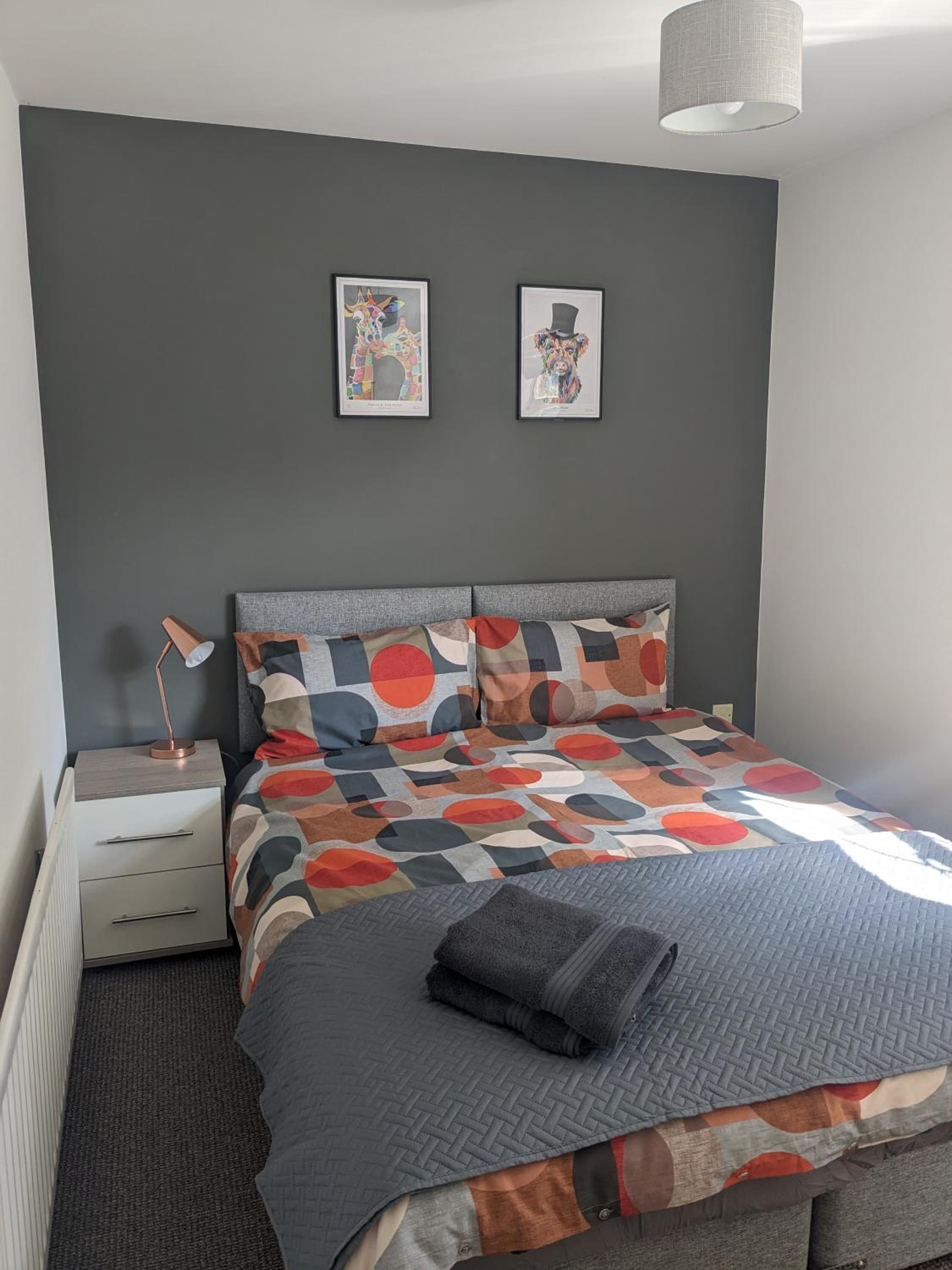 Superb Modern Apartment, FREE Secure Parking!
