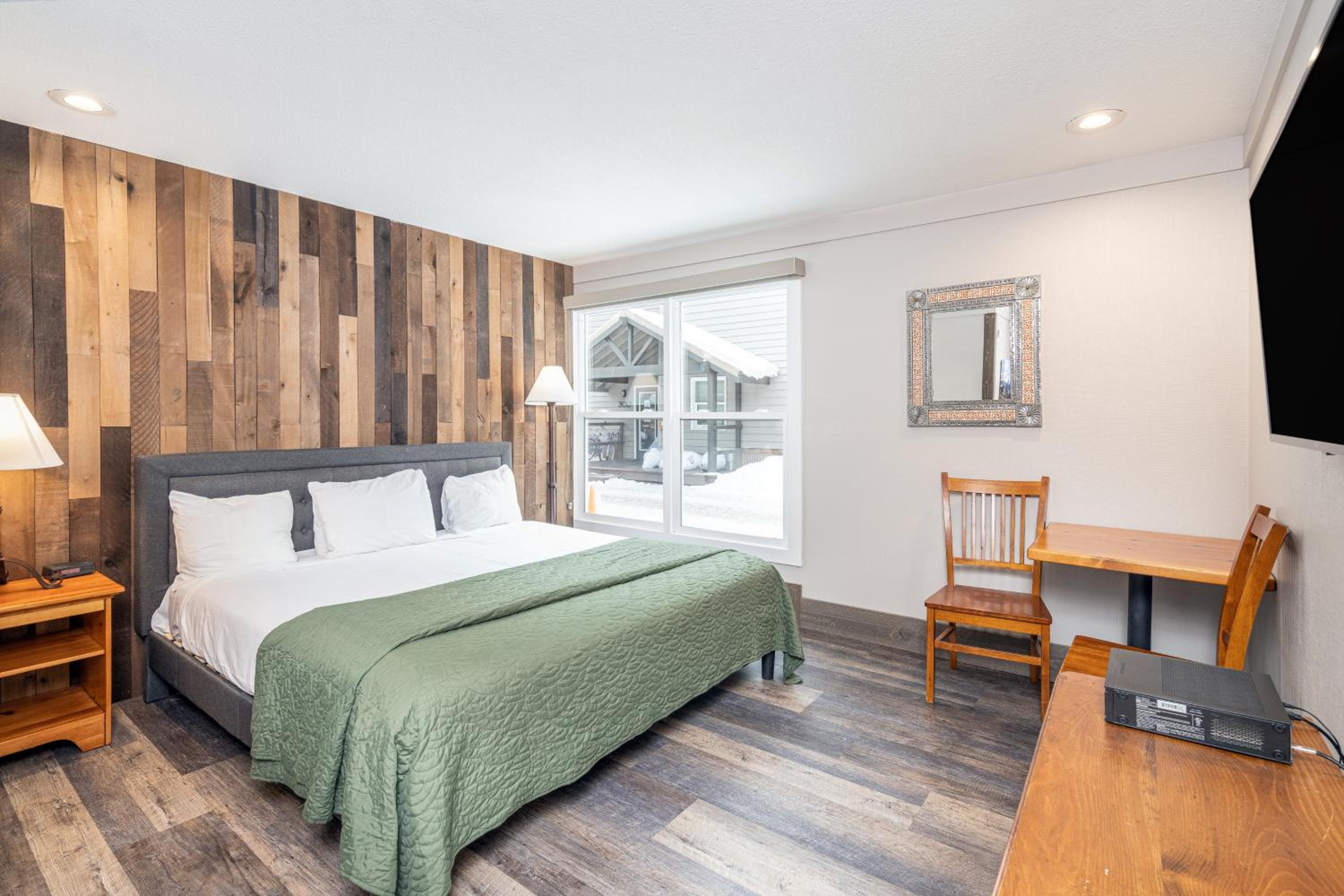 Hotel Mountainside Inn 208 by Alpine Lodging Telluride - Image 1