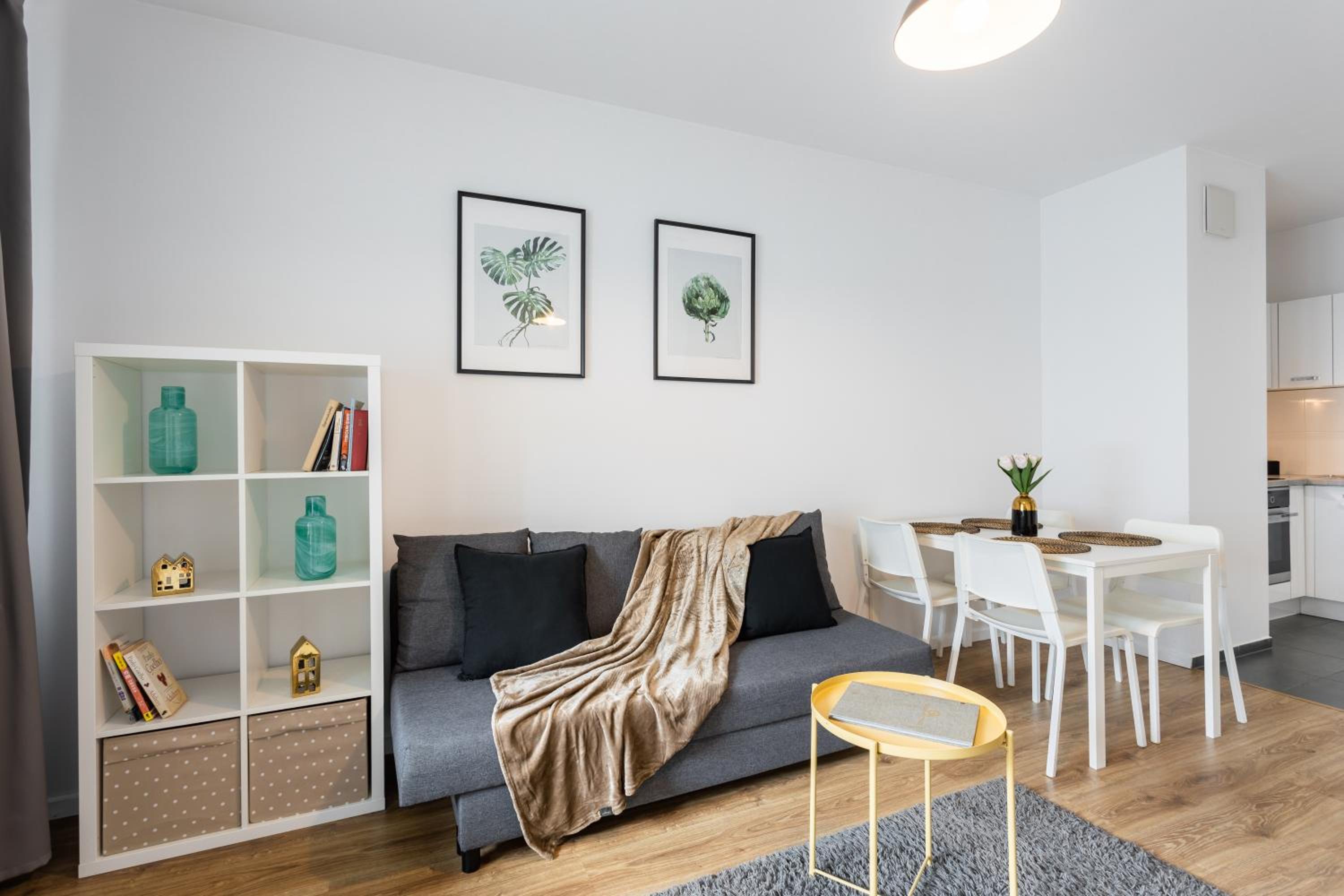 Golden Apartments Warsaw - Stylish & Sunny - Pereca Residence, City Center