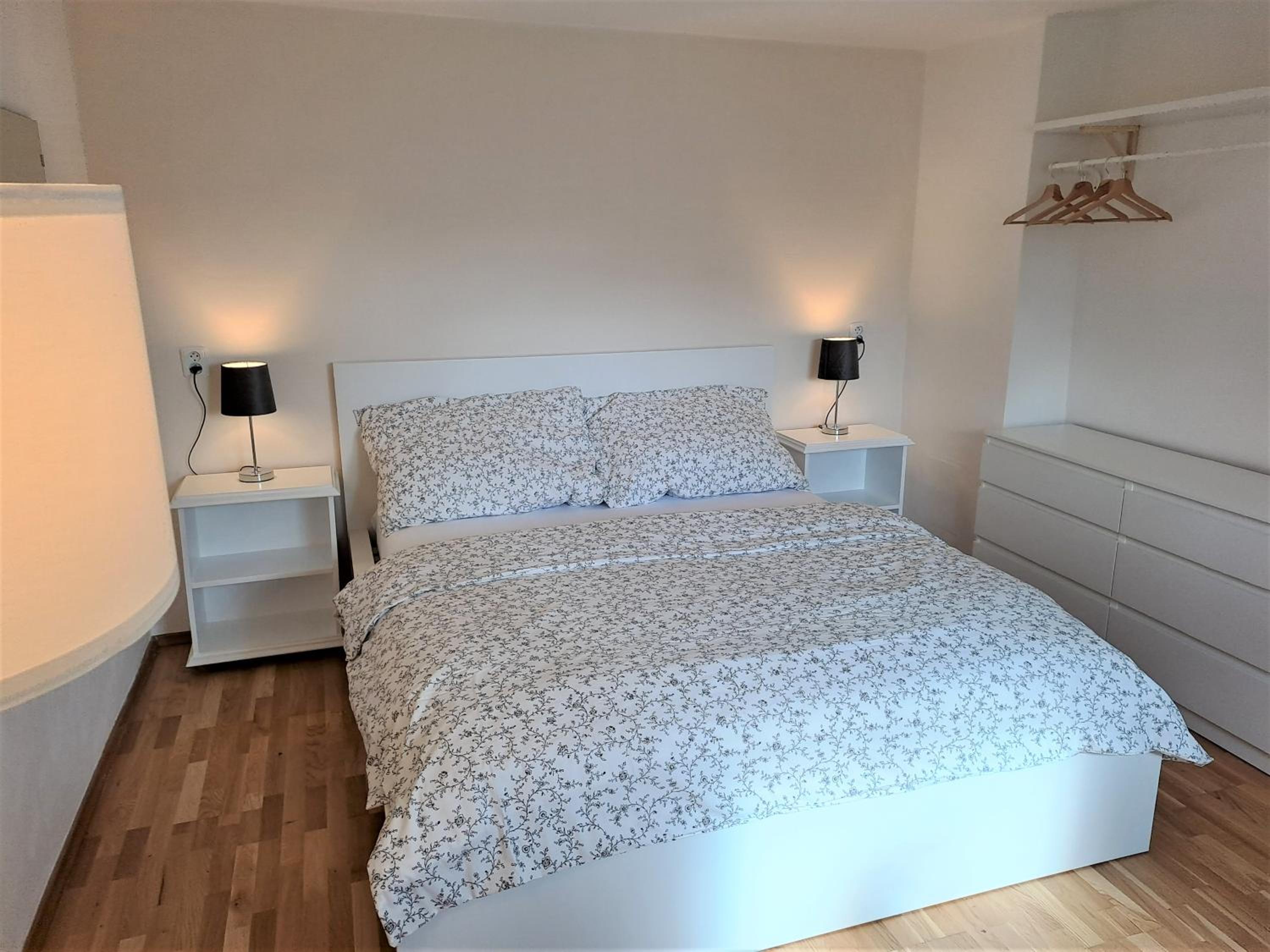 Apartmánový dům se zahradou v klidné části Prahy