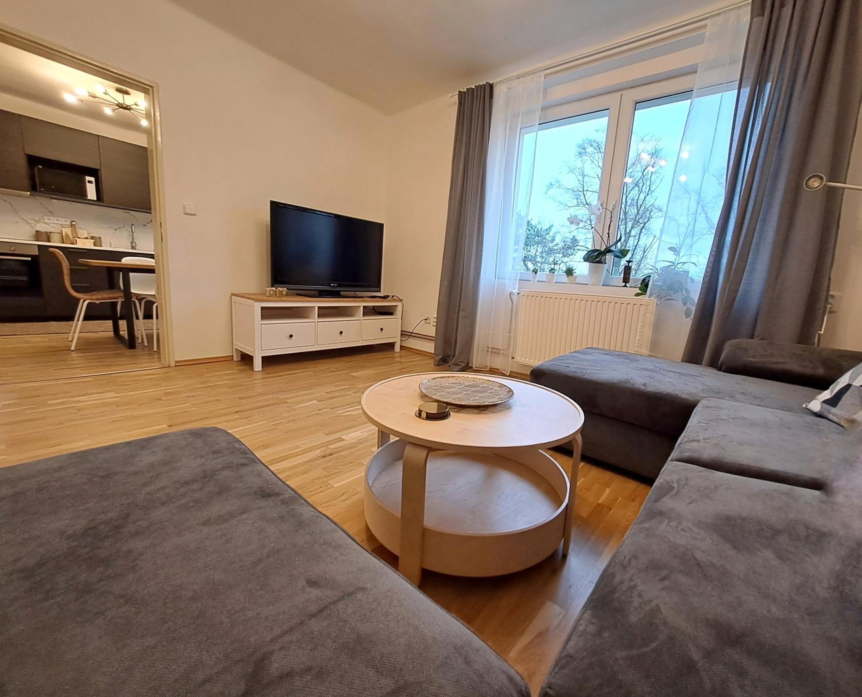 Apartmánový dům se zahradou v klidné části Prahy