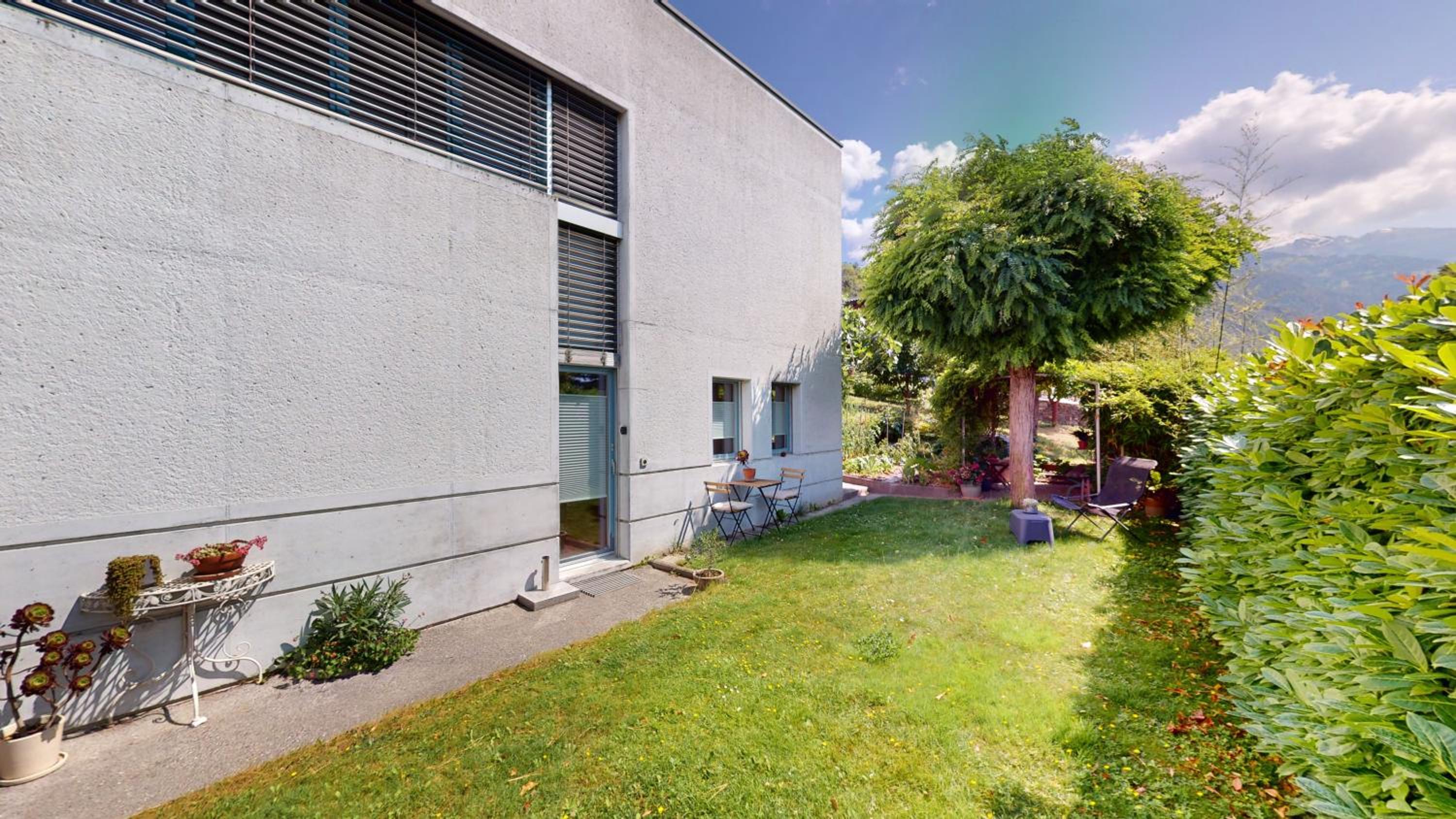 Spacious studio in a quiet area of Sierre