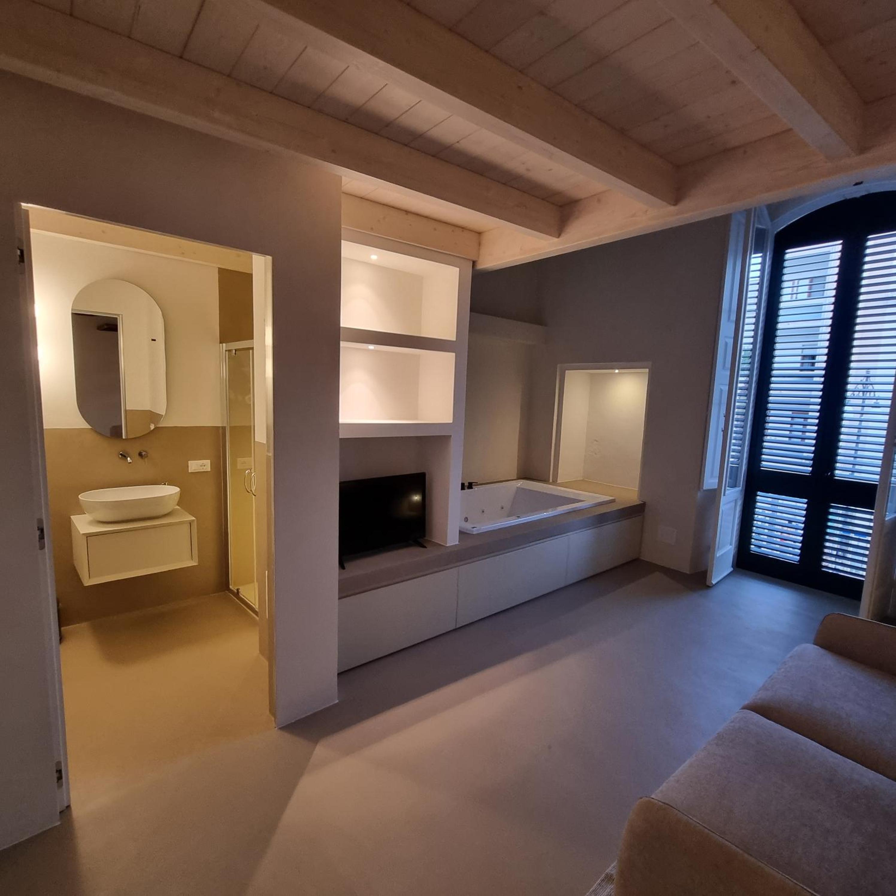 LA BELLA VOLTA - elegant rooms view 5