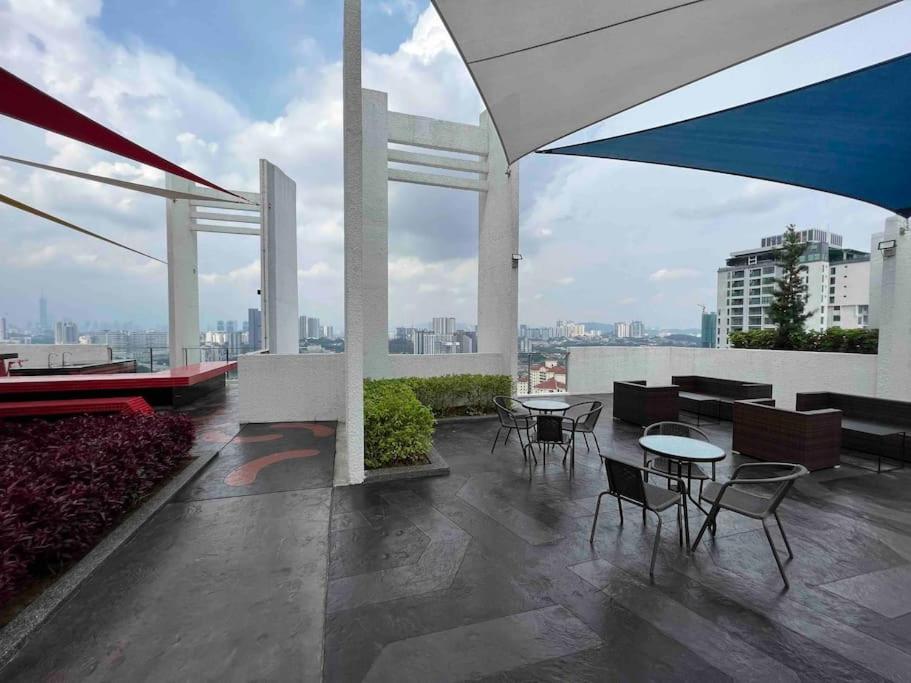 Bliss Cool Home 2Rooms 4Pax 1CarPark 24H7D Easy Self Access