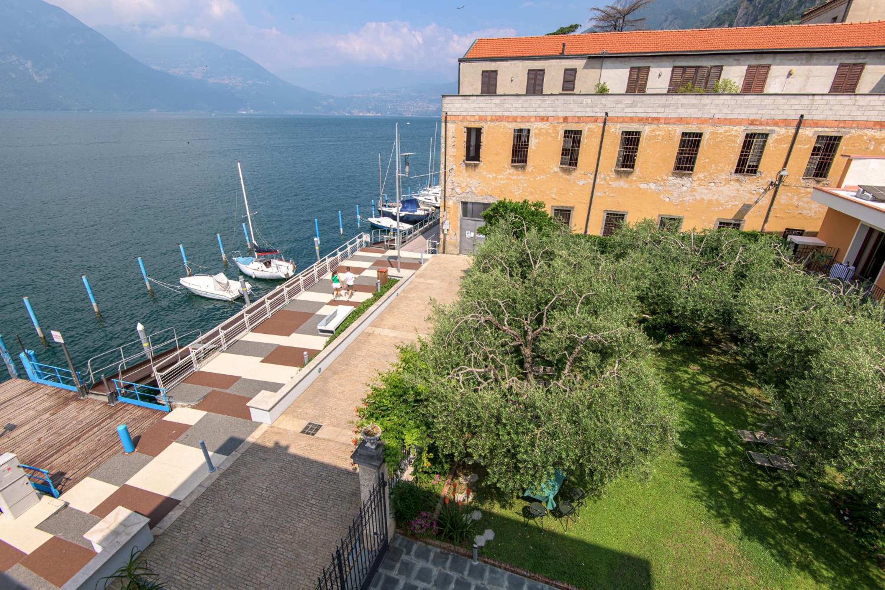 In Riva al Lago di Iseo Residenza LOFT photo 4