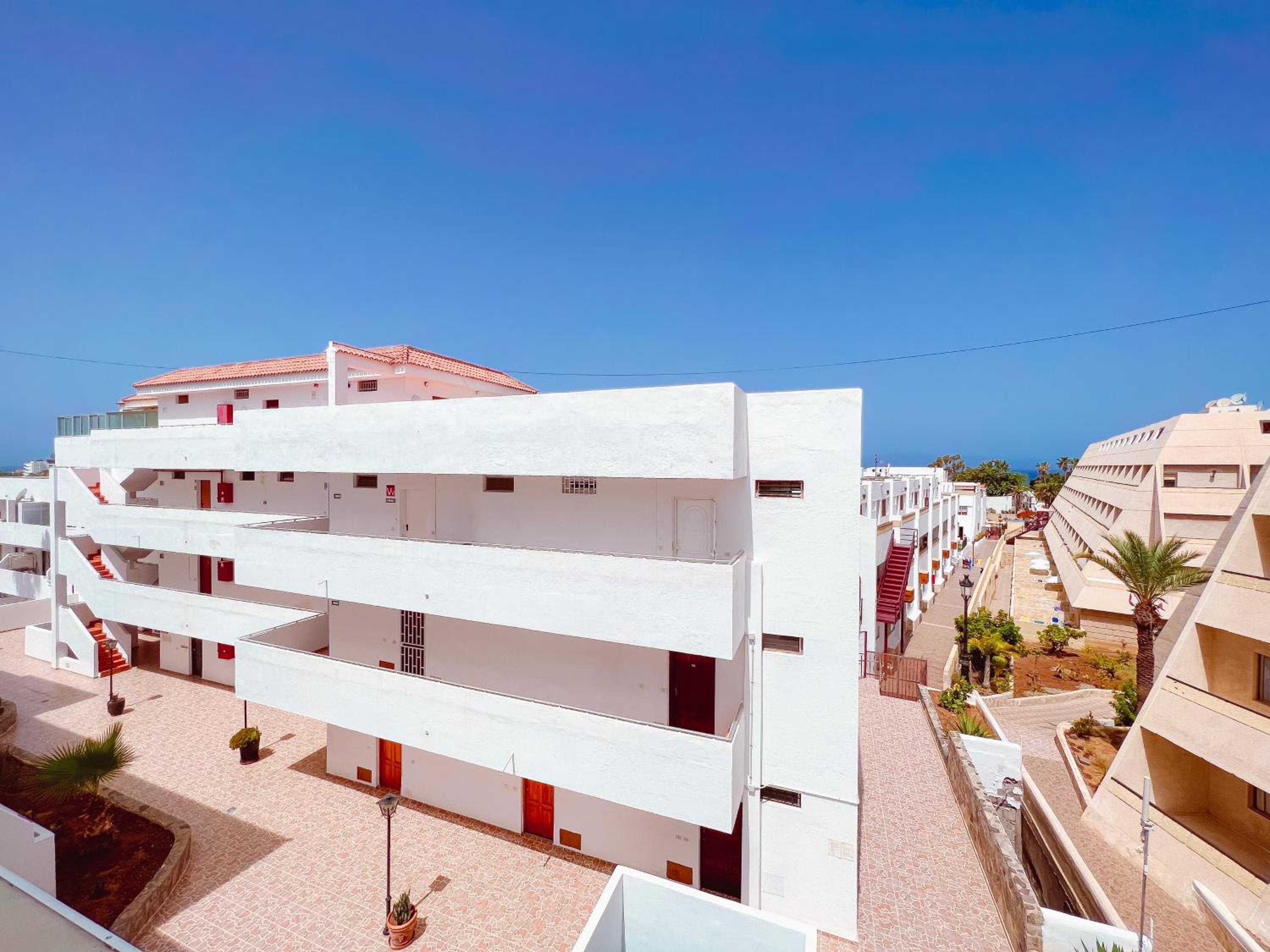 Central 1BR in Las Americas, Walk to Beach and Fun, LA103