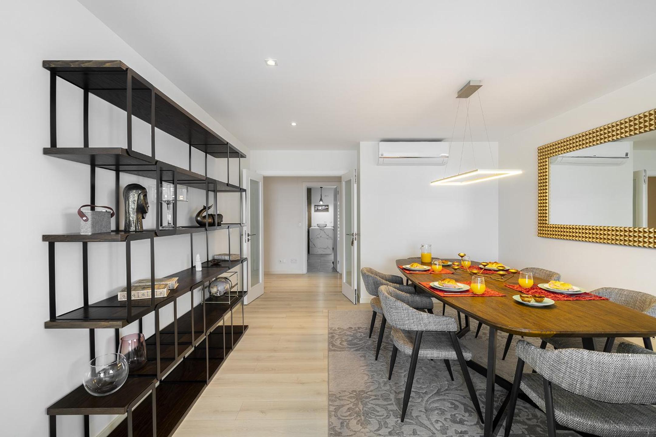 Whome Family Condo - Urban Retreat with Parking, AC, Elevator in Great Location view 4