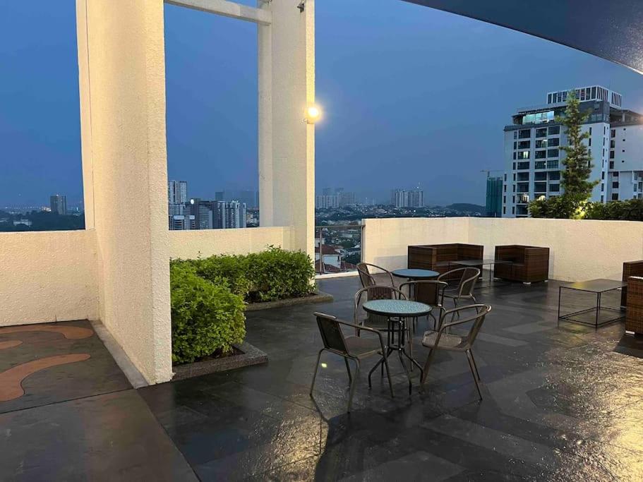 Bliss Cool Home 2Rooms 4Pax 1CarPark 24H7D Easy Self Access