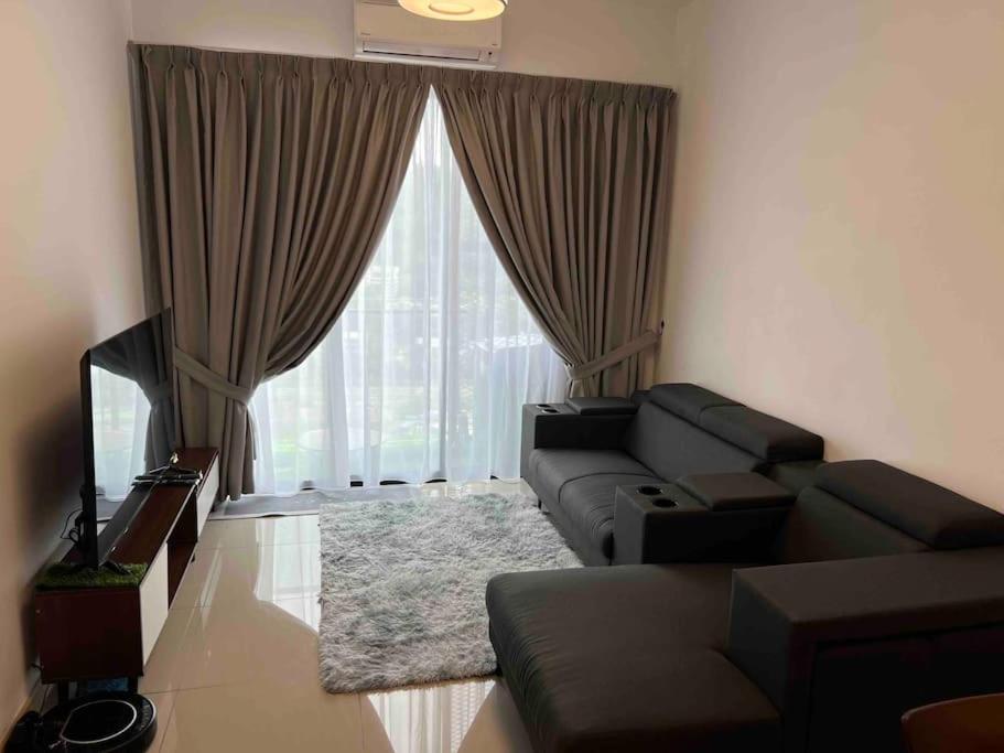 Bliss Cool Home 2Rooms 4Pax 1CarPark 24H7D Easy Self Access