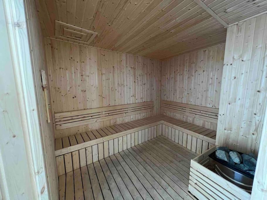 Bliss Cool Home 2Rooms 4Pax 1CarPark 24H7D Easy Self Access