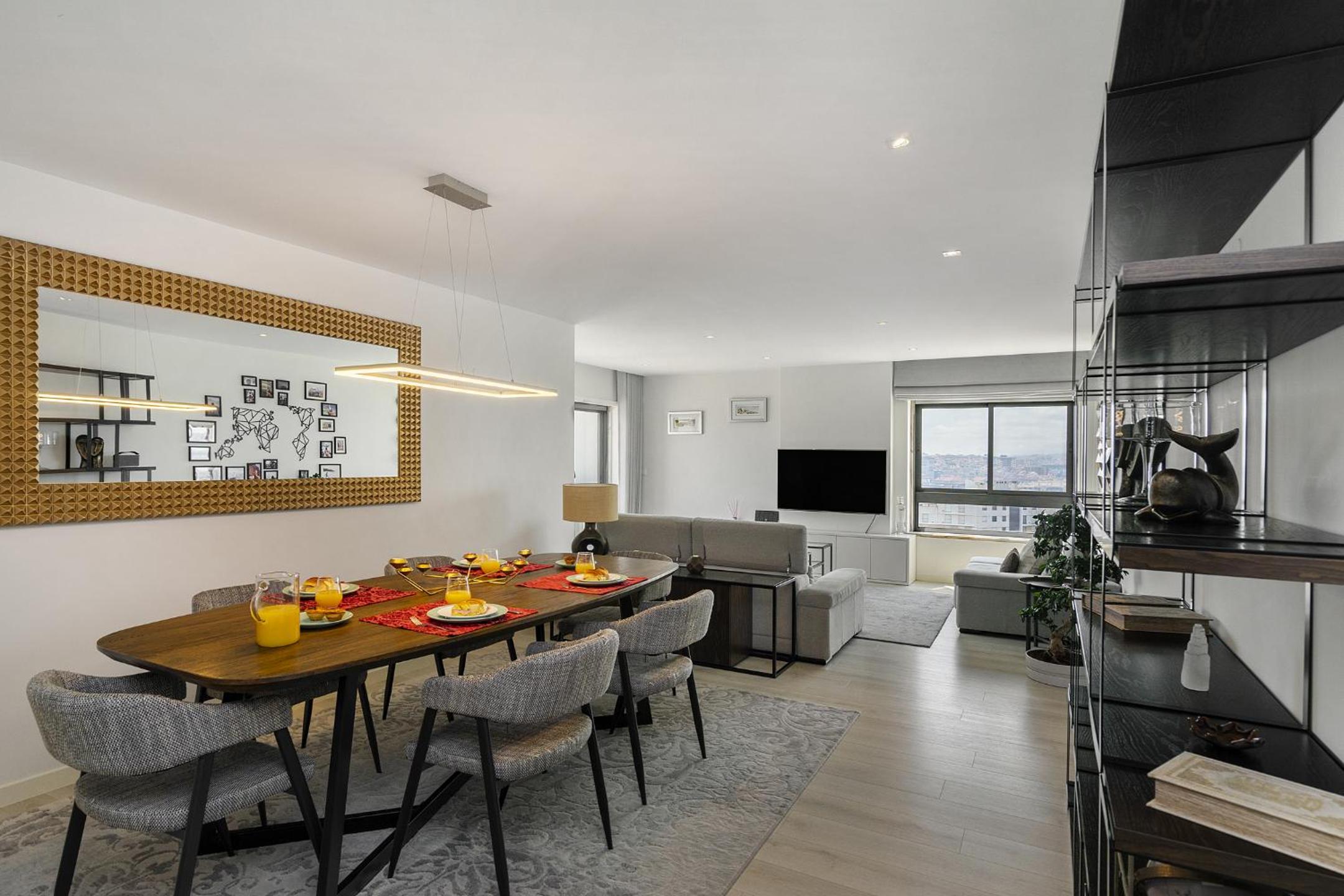 Whome Family Condo - Urban Retreat with Parking, AC, Elevator in Great Location view 5