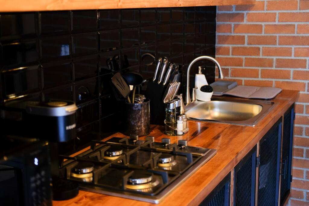 Ensenada Vacations - Brand New Gorgeous Industrial Loft in Downtown Ens - Property Image 52