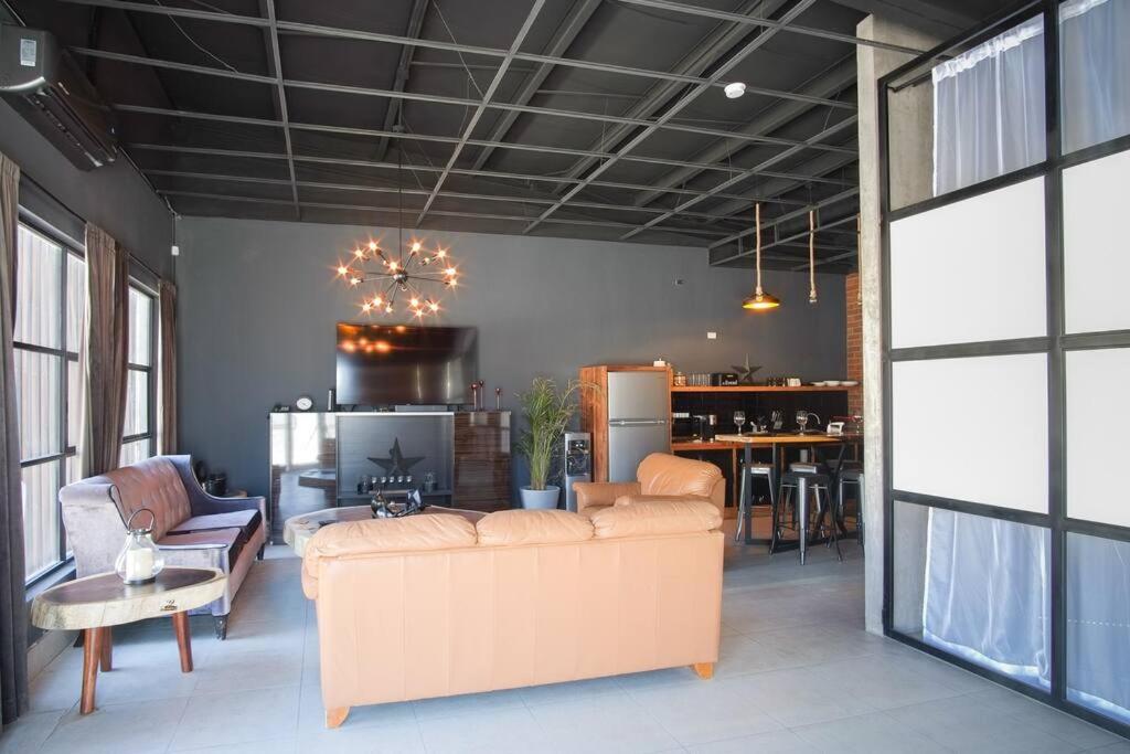 Ensenada Vacations - Brand New Gorgeous Industrial Loft in Downtown Ens - Property Image 45