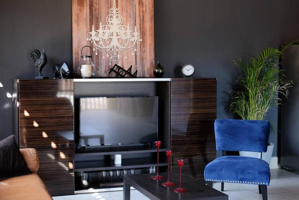 Ensenada Vacations - Brand New Gorgeous Industrial Loft in Downtown Ens - Property Image 69