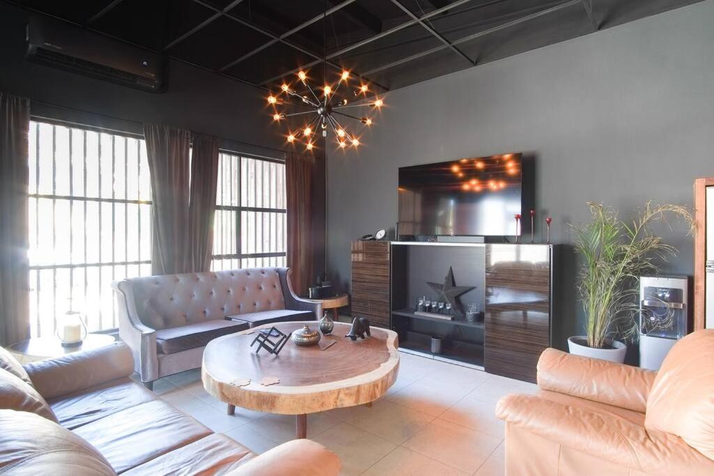 Ensenada Vacations - Brand New Gorgeous Industrial Loft in Downtown Ens - Property Image 65
