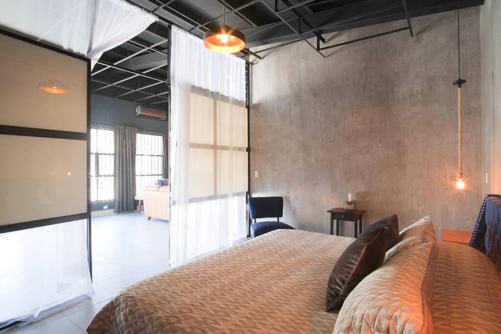 Ensenada Vacations - Brand New Gorgeous Industrial Loft in Downtown Ens - Property Image 57