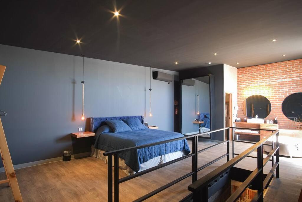 Ensenada Vacations - Brand New Gorgeous Industrial Loft in Downtown Ens - Property Image 8