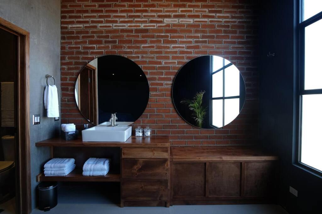Ensenada Vacations - Brand New Gorgeous Industrial Loft in Downtown Ens - Property Image 6