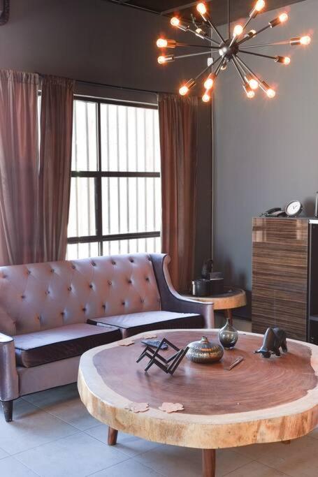 Ensenada Vacations - Brand New Gorgeous Industrial Loft in Downtown Ens - Property Image 10