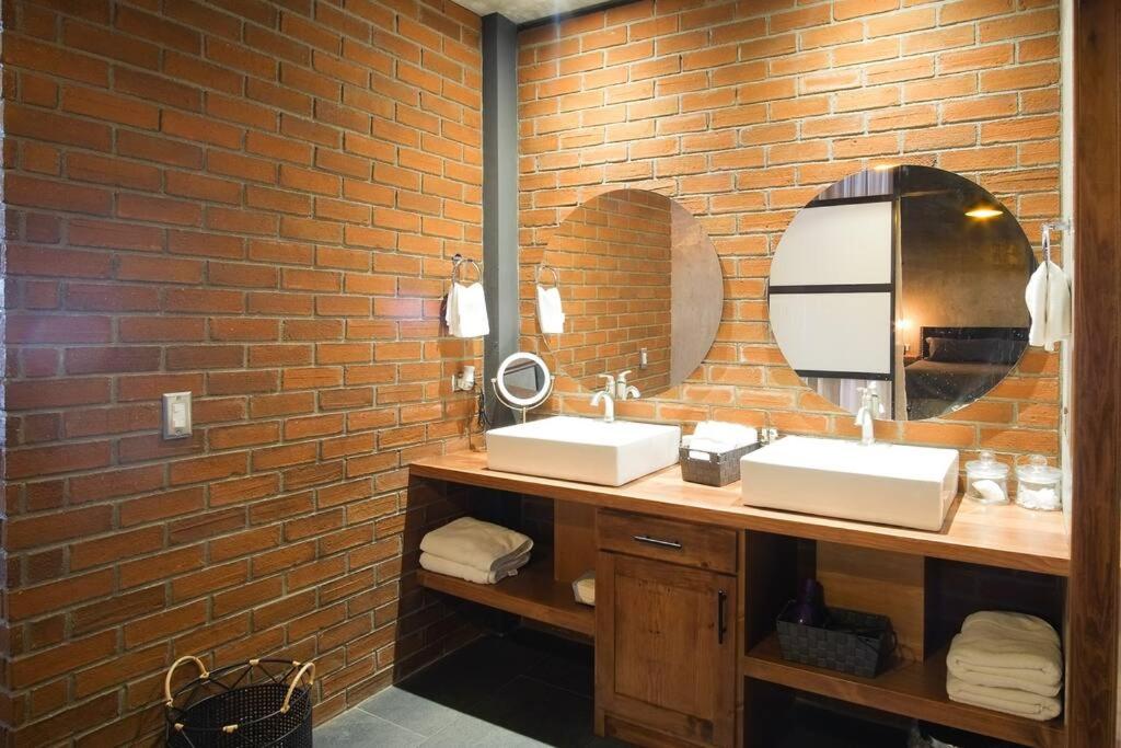 Ensenada Vacations - Brand New Gorgeous Industrial Loft in Downtown Ens - Property Image 34
