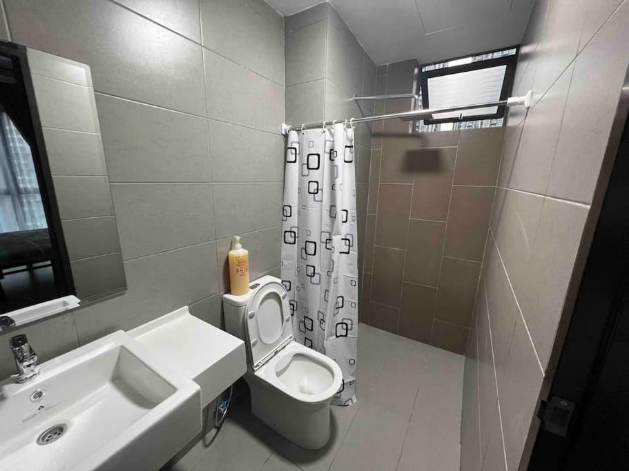 Bliss Cozy Home 3Rooms 6Pax 2CarPark 24H7D Easy Self Access