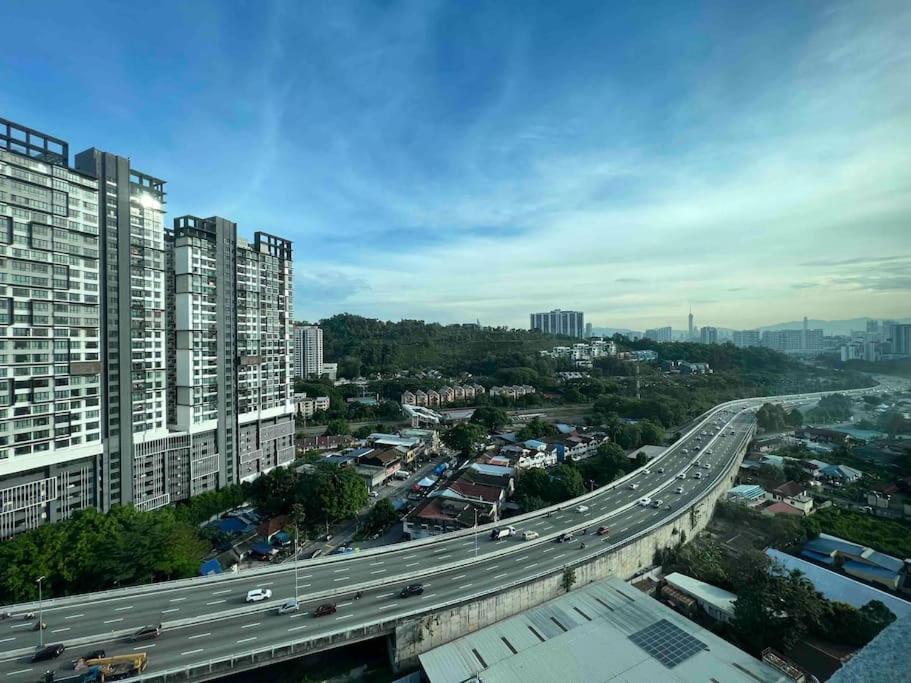 Bliss Cozy Home 3Rooms 6Pax 2CarPark 24H7D Easy Self Access