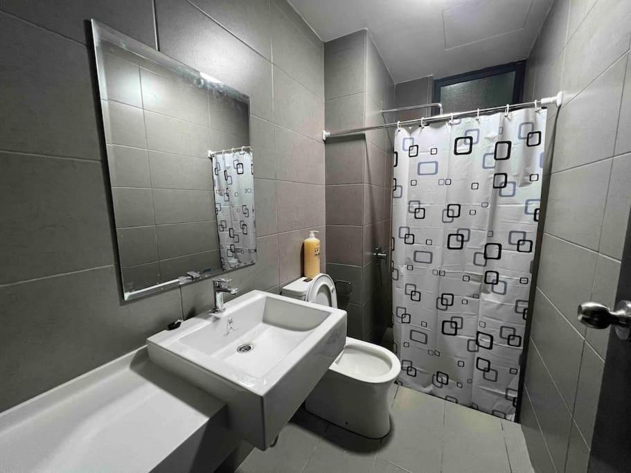 Bliss Cozy Home 3Rooms 6Pax 2CarPark 24H7D Easy Self Access