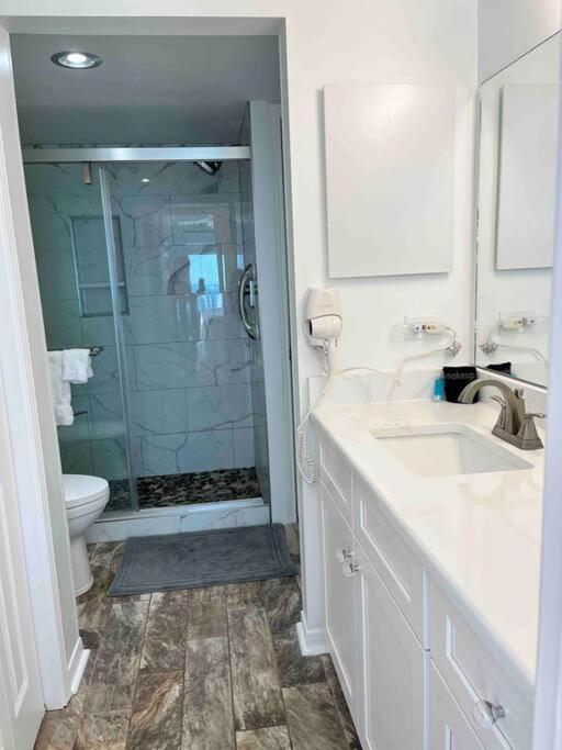 Ocean House 1806