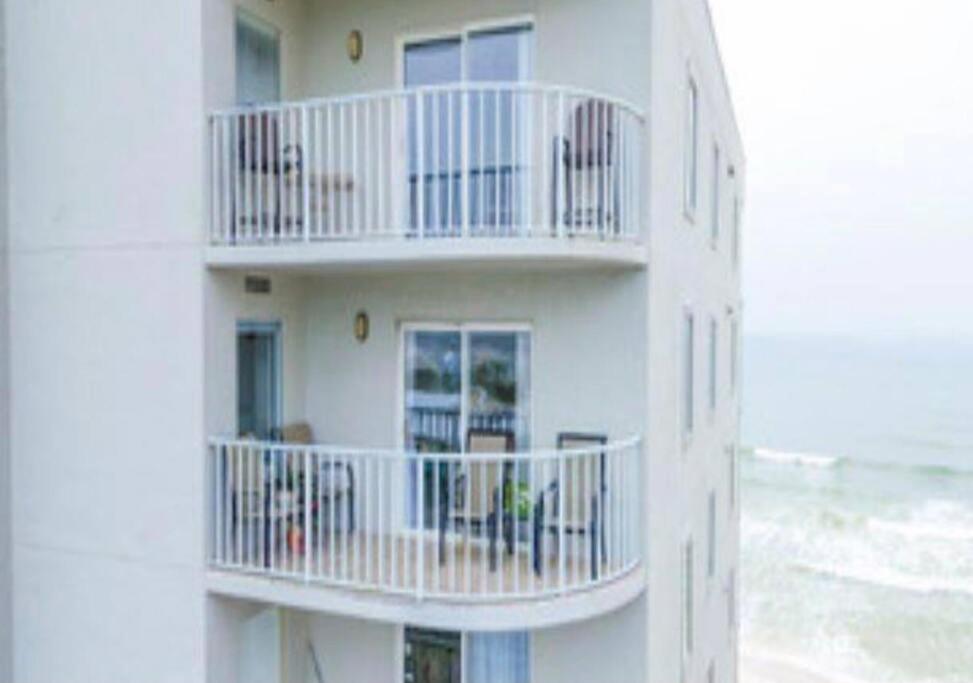 Ocean House 1806