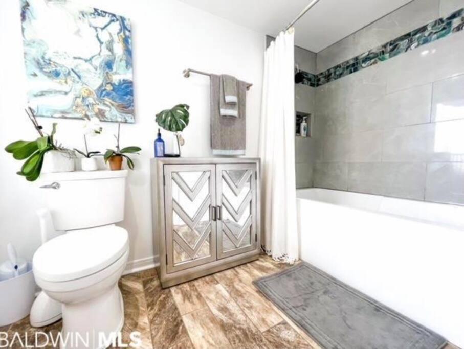 Ocean House 1806