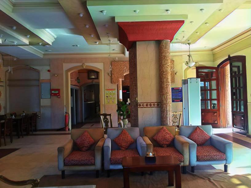 Salvatore Room with Breakfast-Ras El Bar