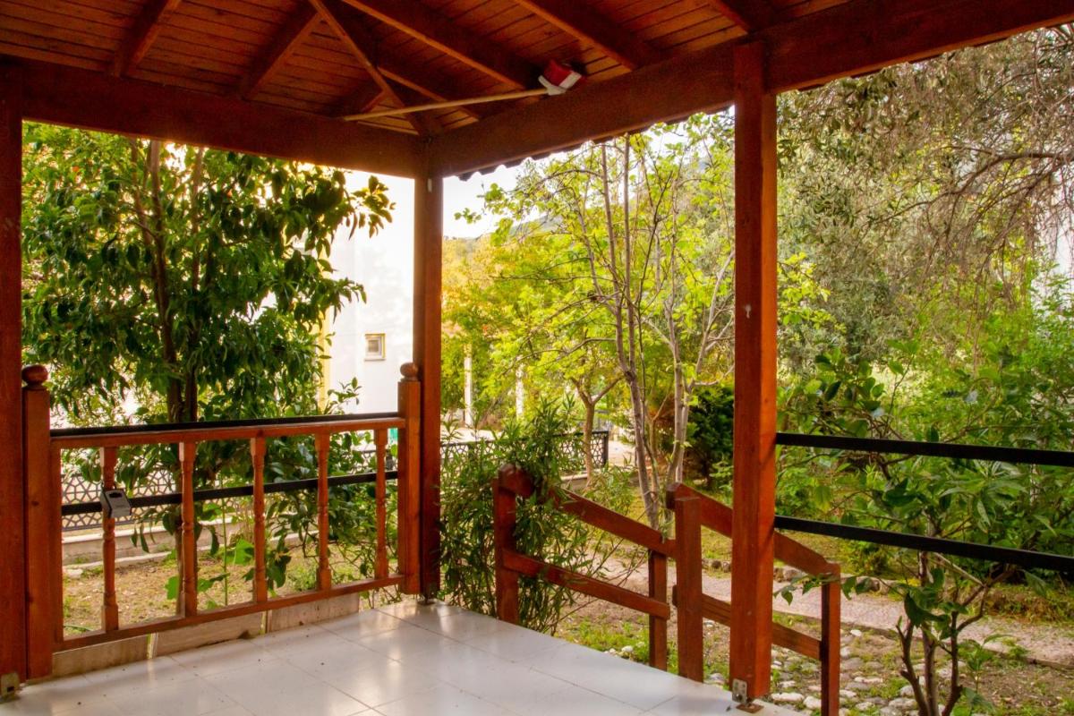 Flat with Large Balcony in Izmir view 3