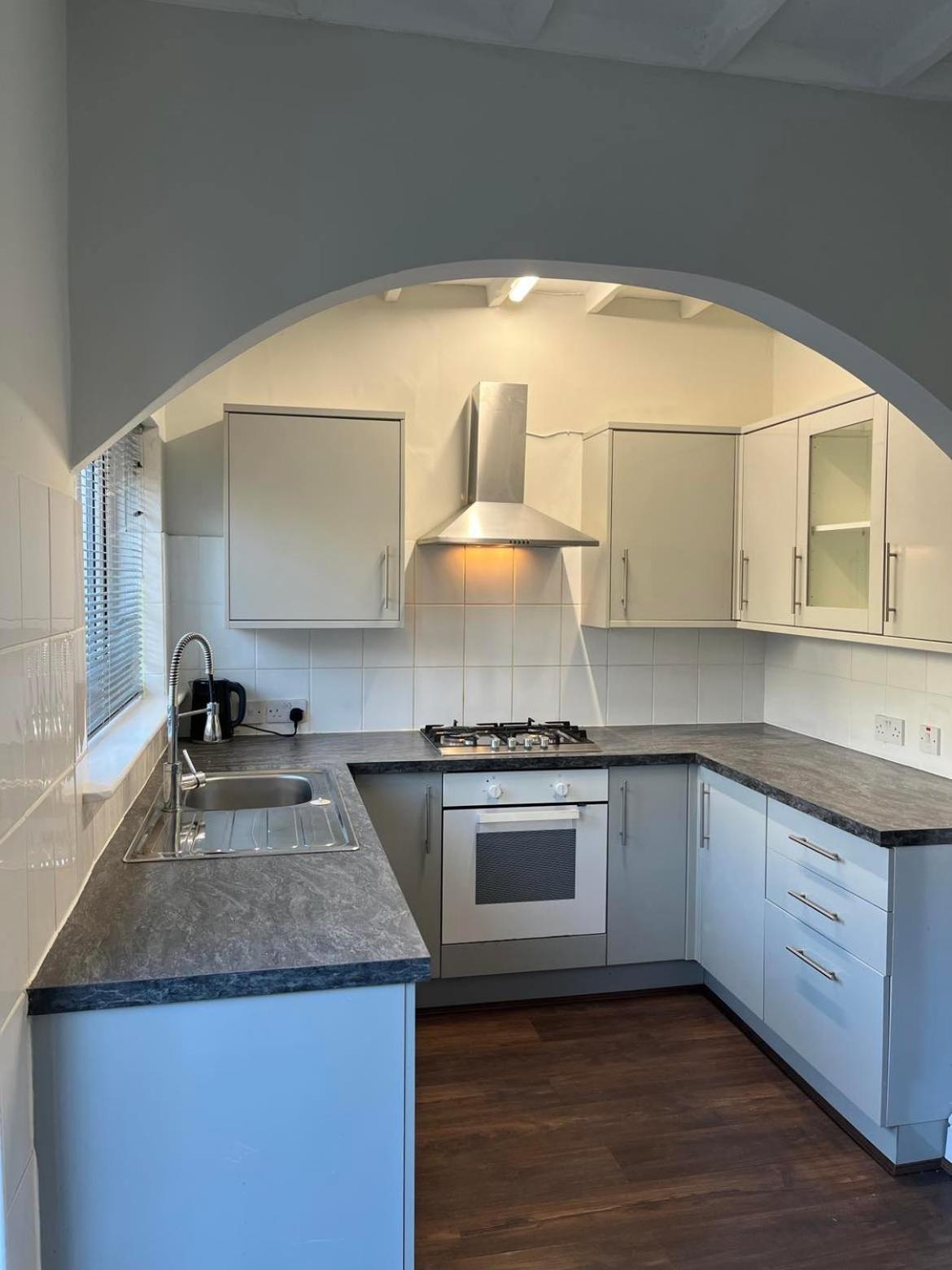 Newton Road Home A small cosy comfortable 2 bedroom terrace house view 4