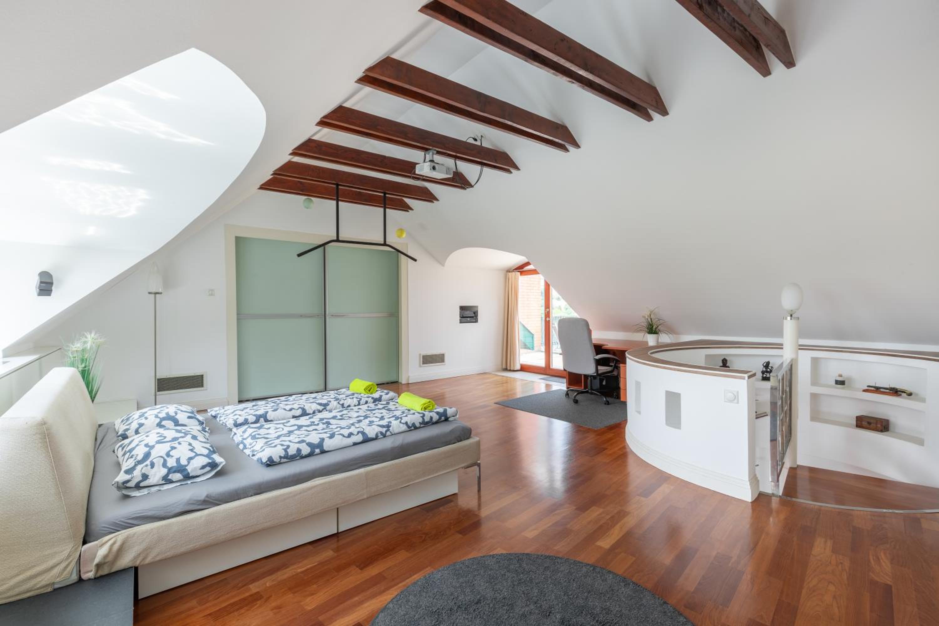 Penthouse with Free PARKING and Free BIKES, wellness 8 min walk view 5