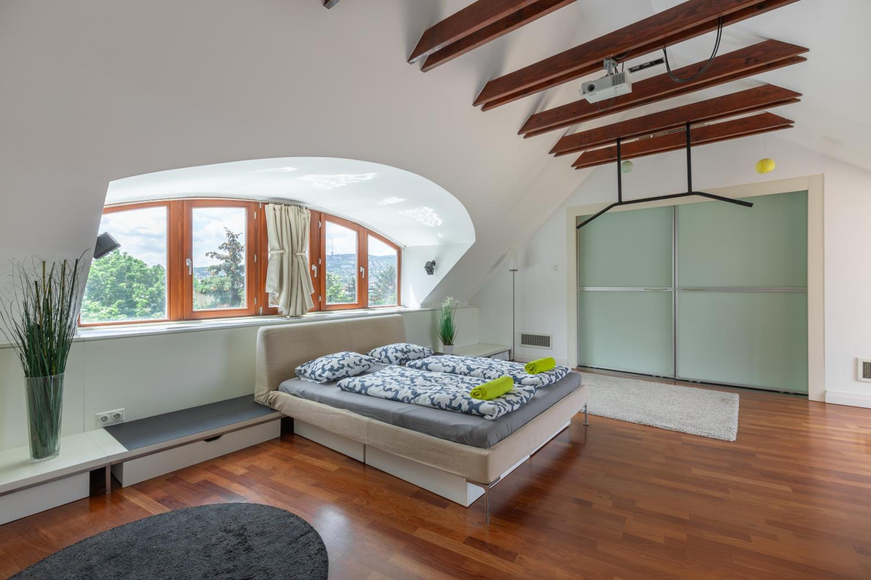 Penthouse with Free PARKING and Free BIKES, wellness 8 min walk view 3