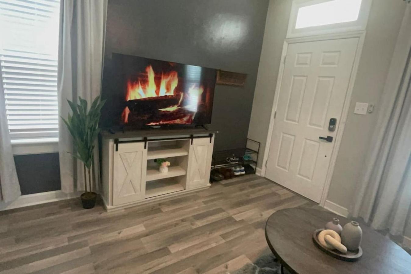 Cozy Portsmouth Retreat 2BR 1BA view 2