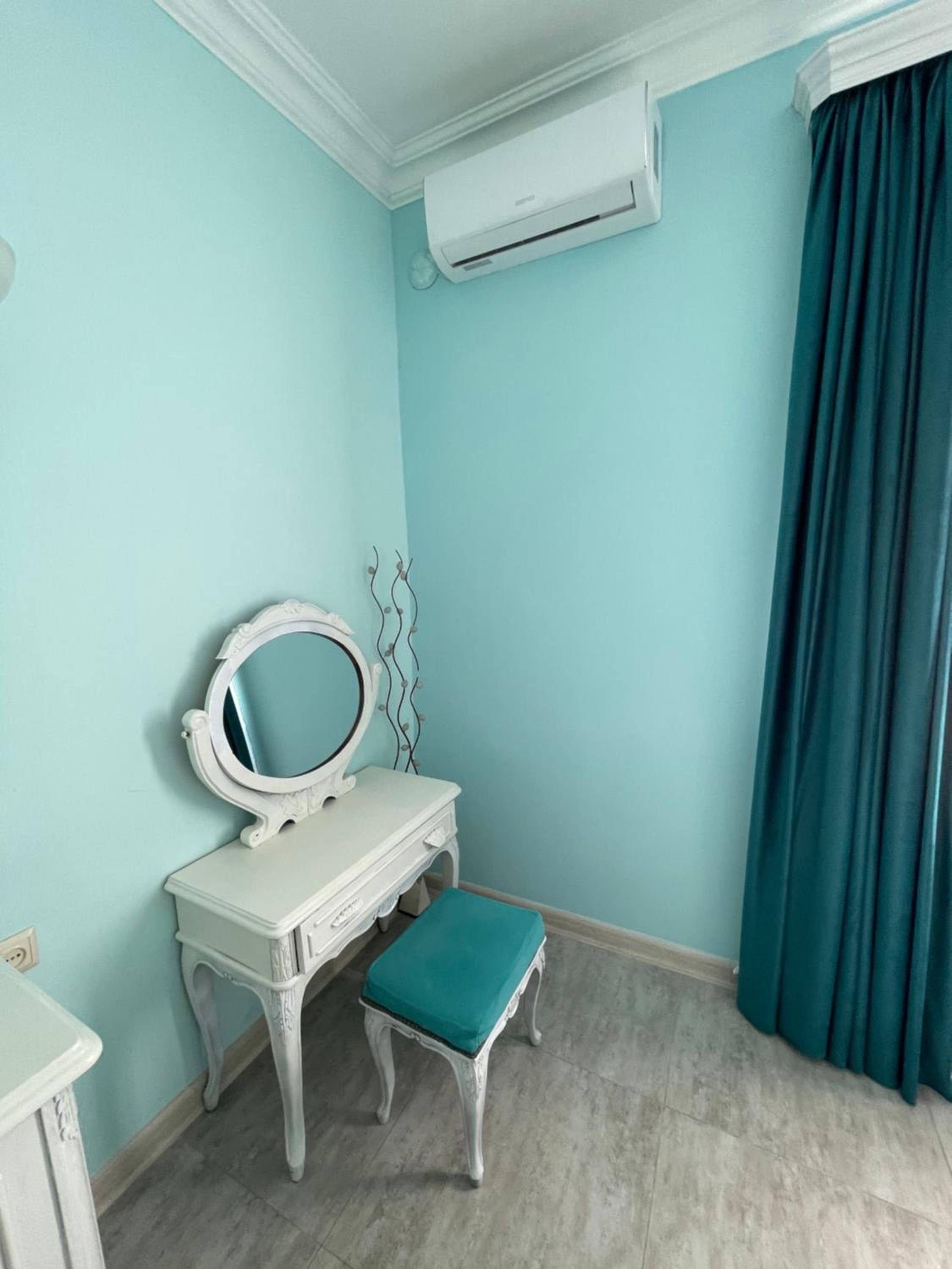 Santorini Hotel & Hostel