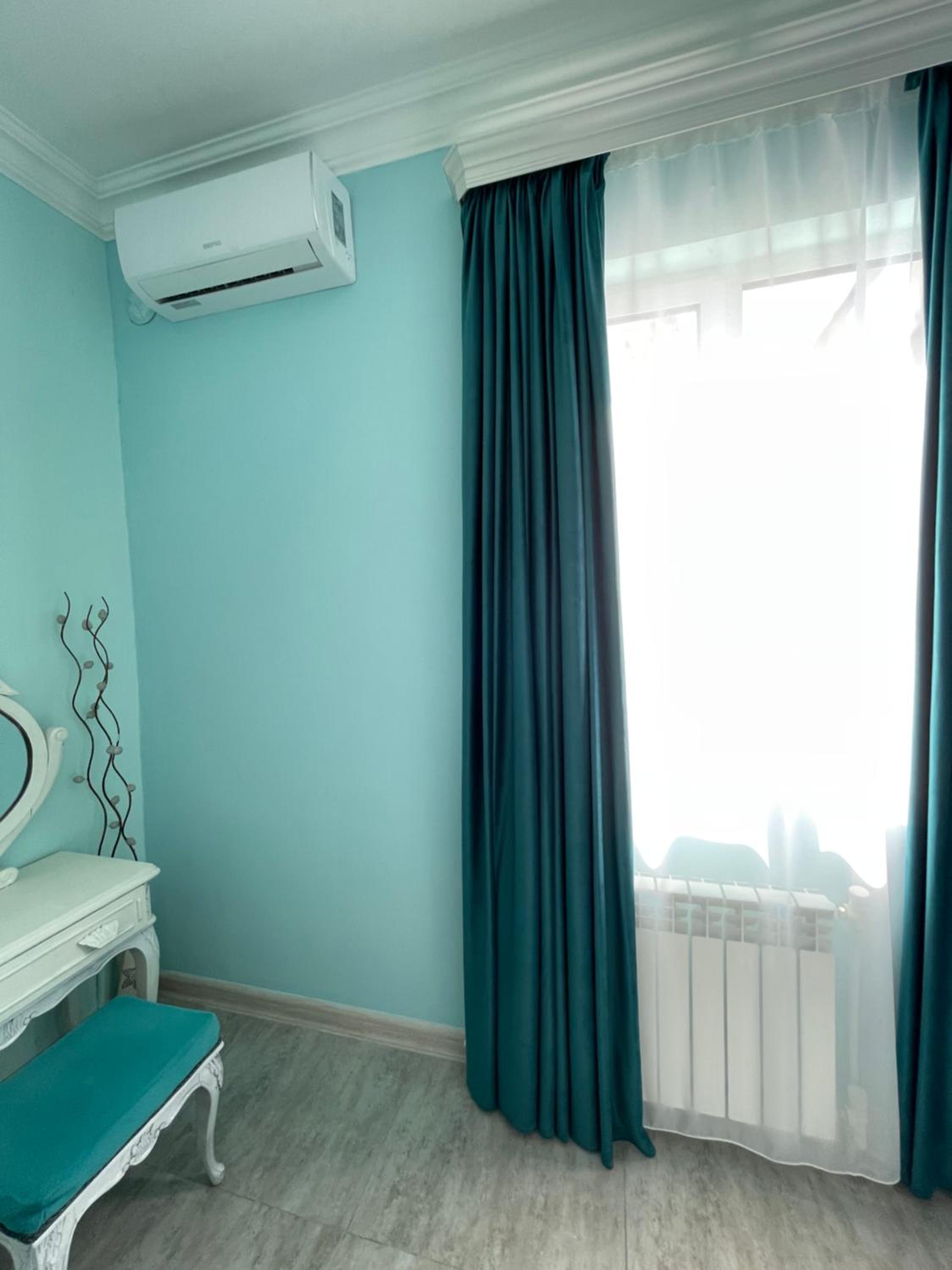 Santorini Hotel & Hostel