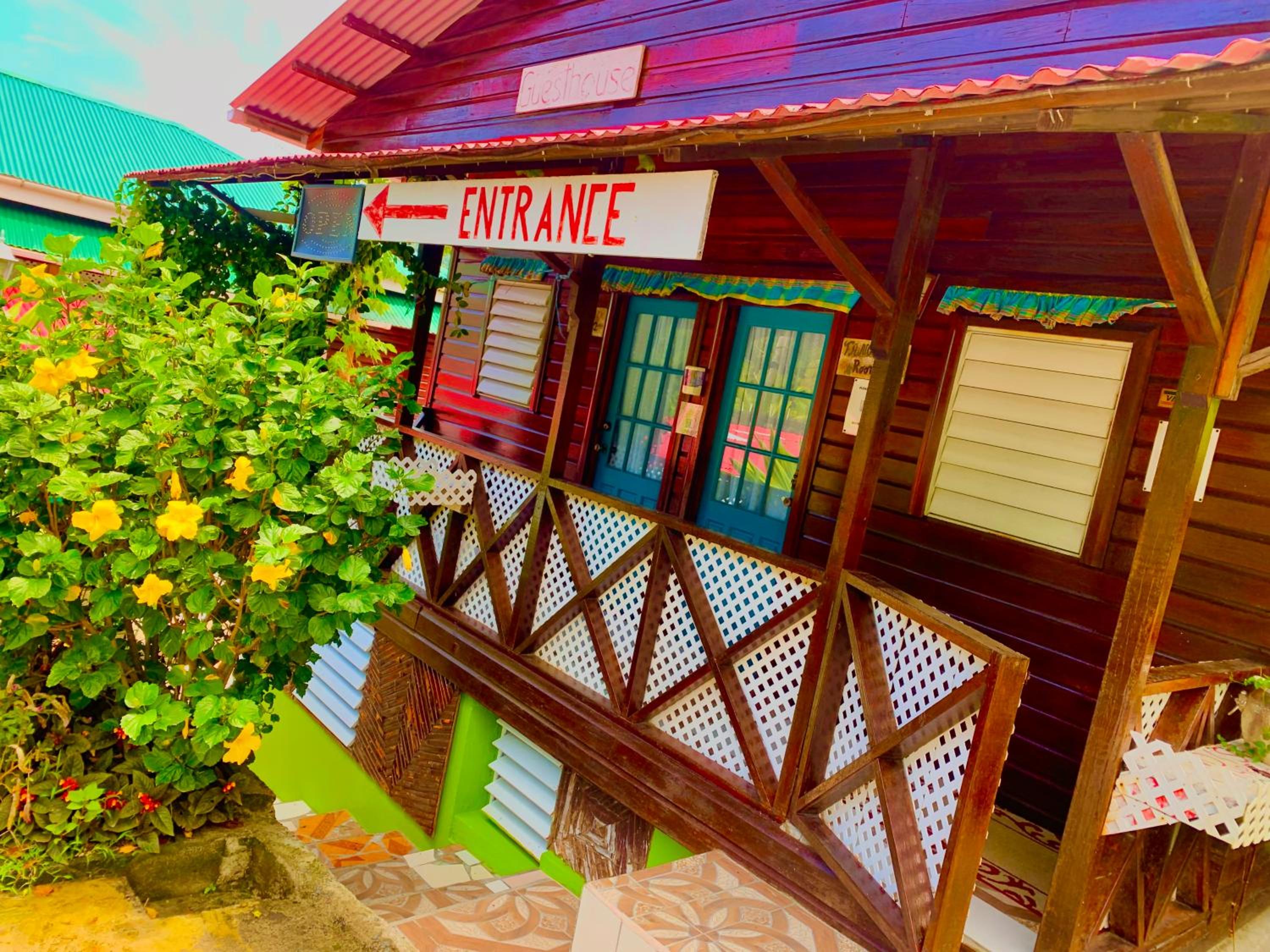 Le Petit Paradis view 3