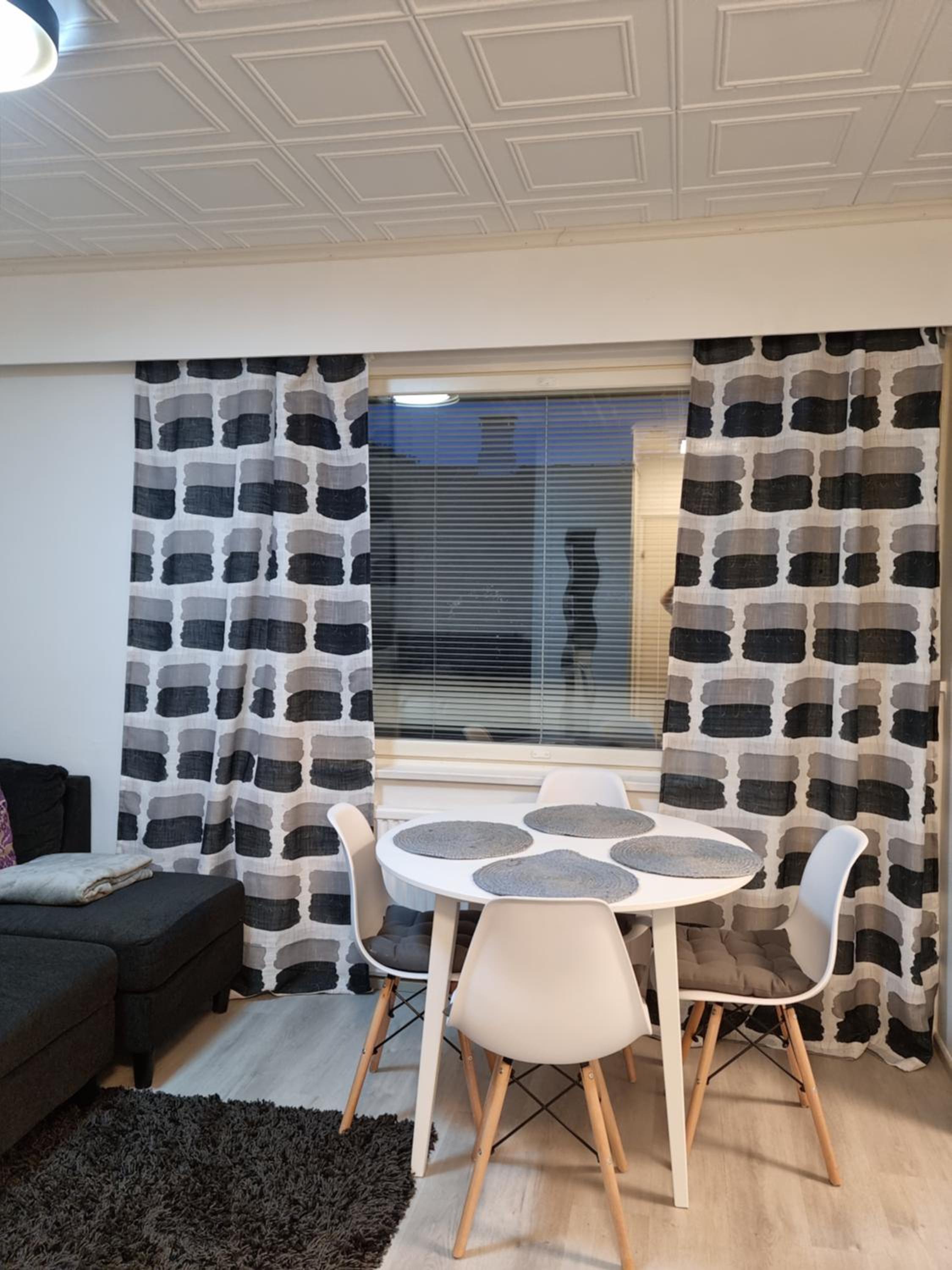 Kompakti yksiö numero 3 pienkerrostalossa