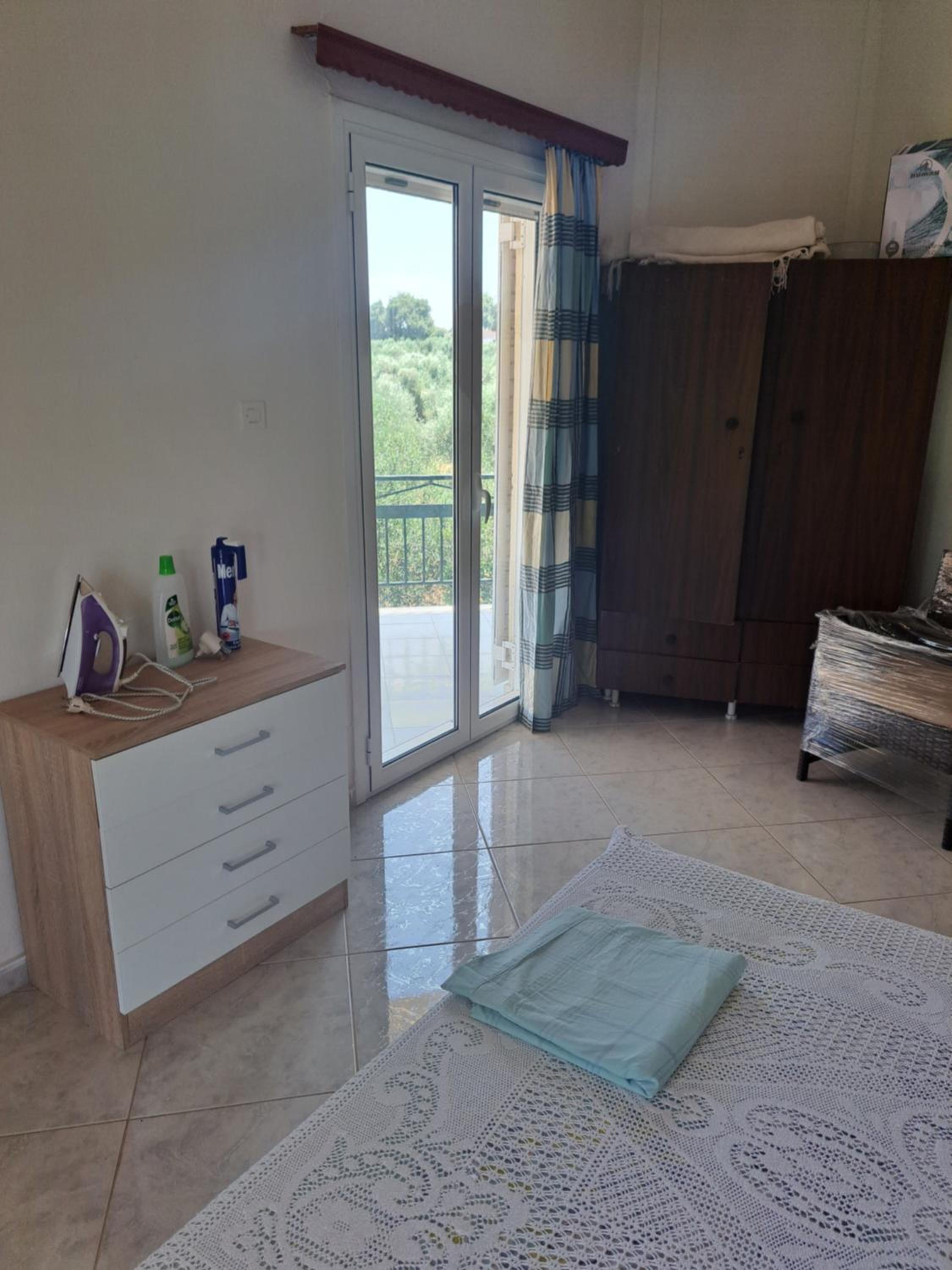Stathis Rooms