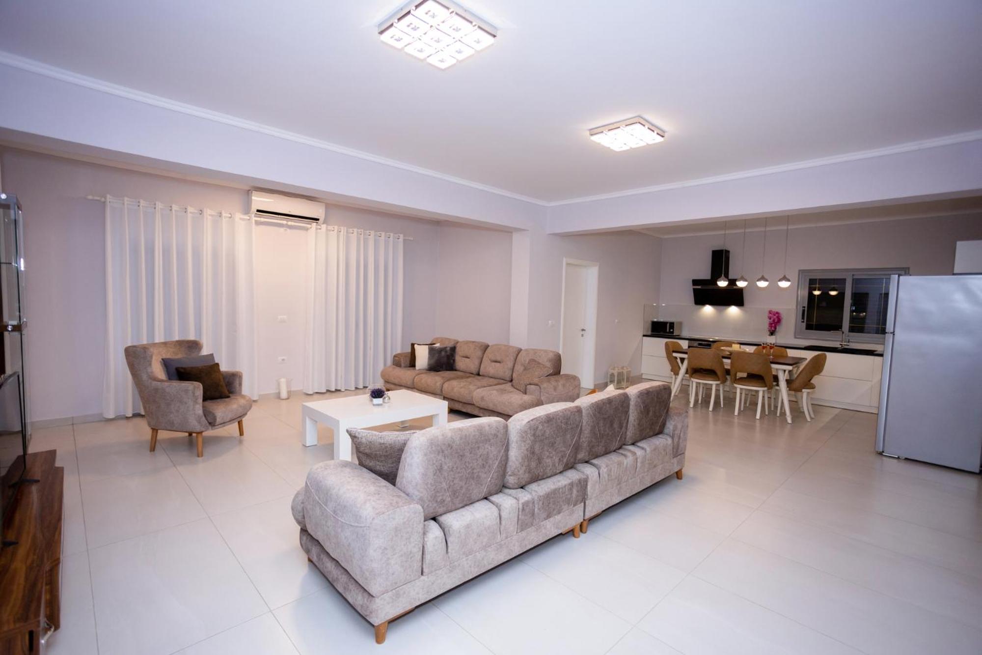 VILLA LEVANDA KSAMIL