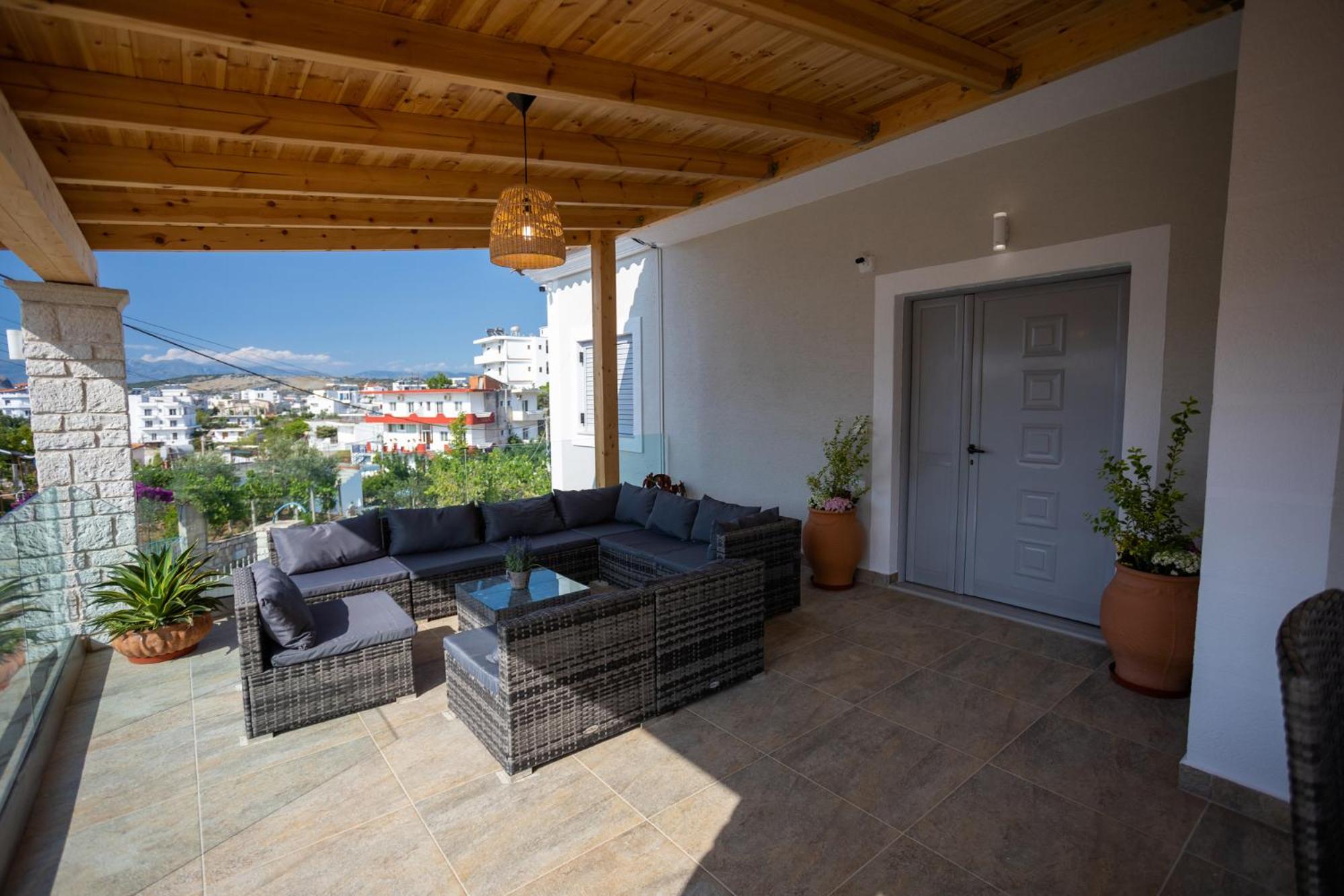 VILLA LEVANDA KSAMIL