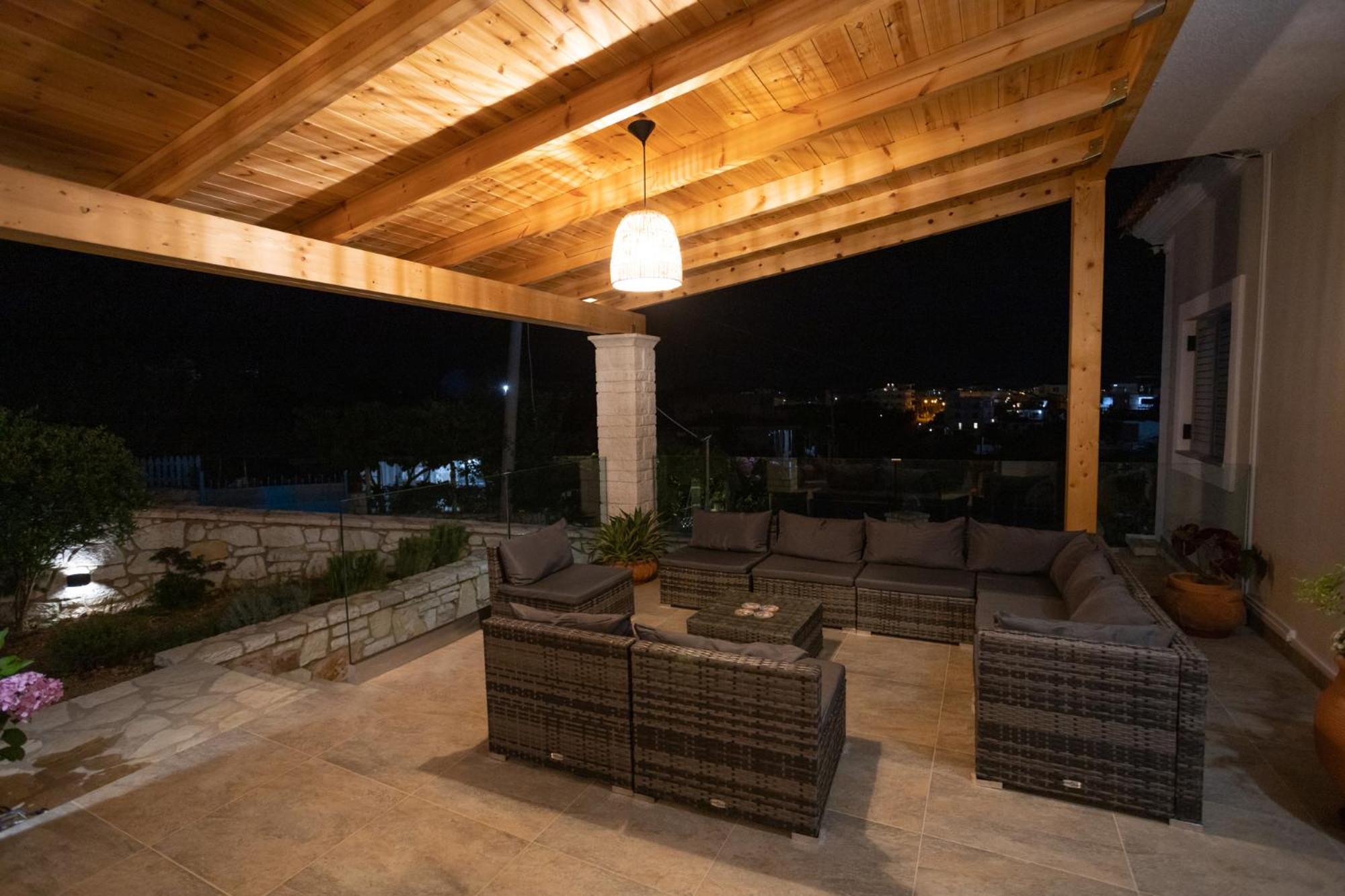 VILLA LEVANDA KSAMIL