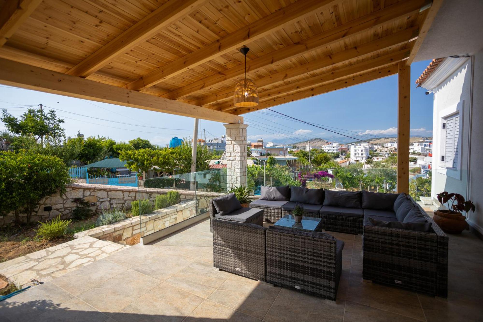 VILLA LEVANDA KSAMIL