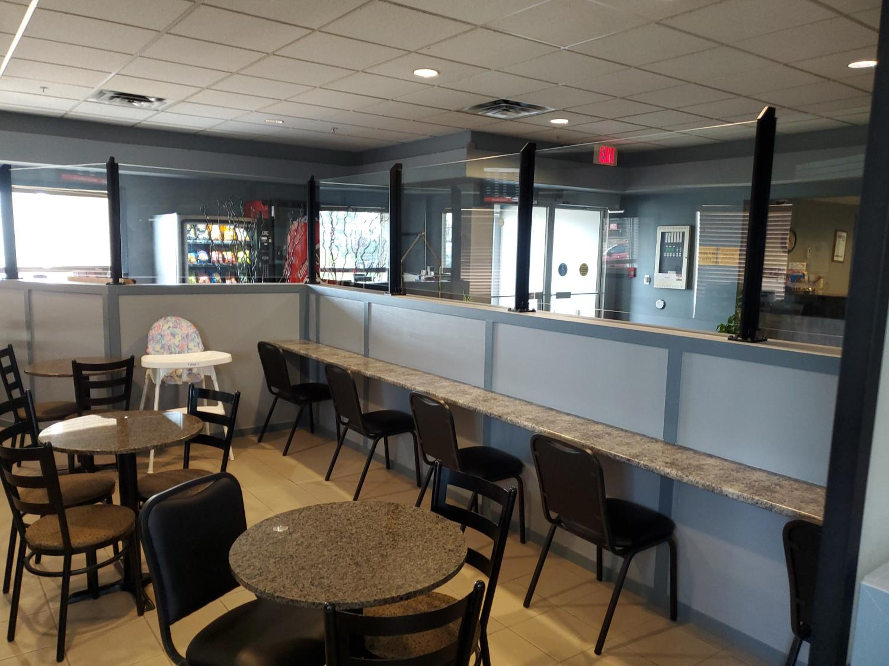Leduc Vacations - Super 8 by Wyndham Edmonton International Airport - Property Image 3