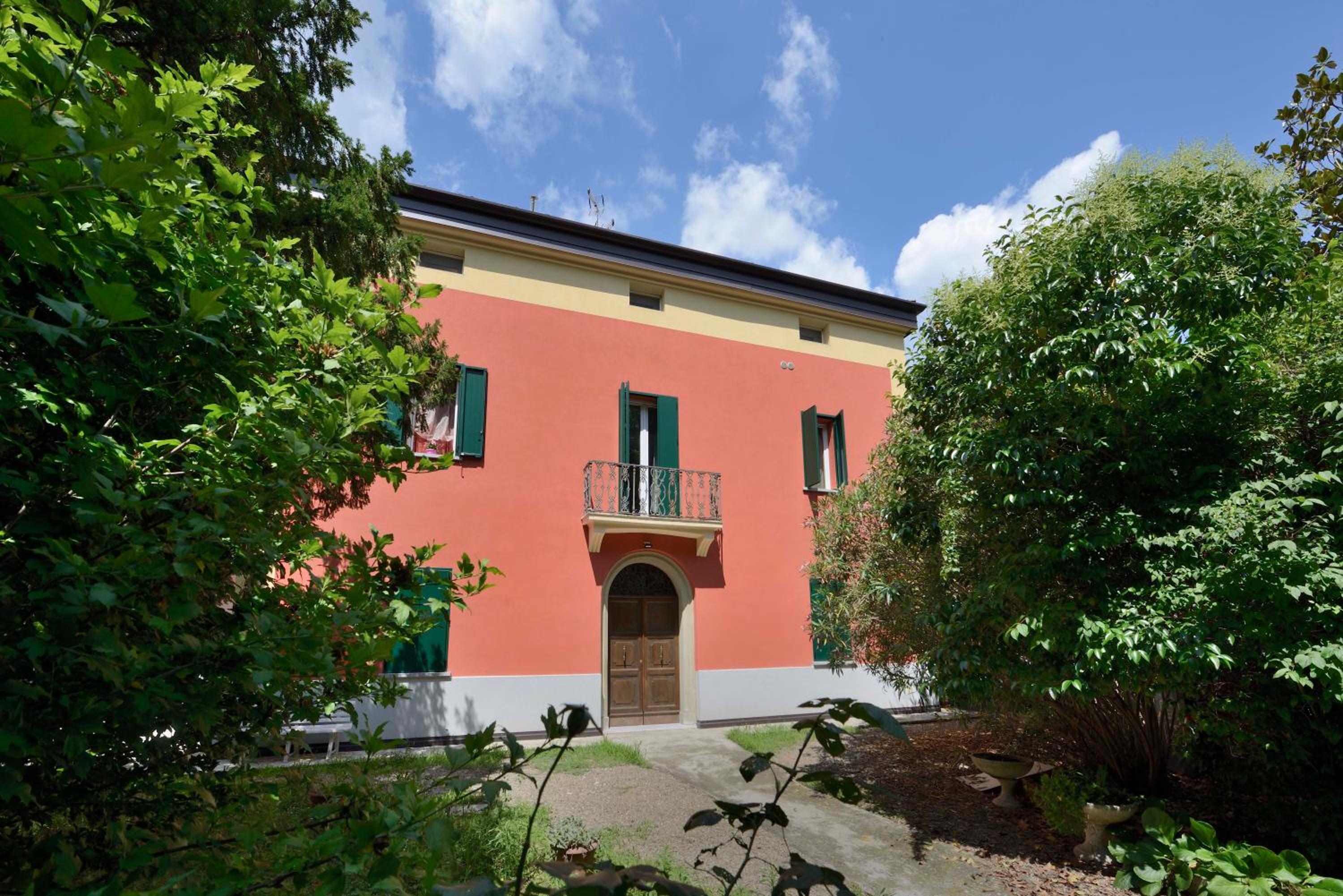 Grenier Blanc Elegante mansarda 2 camere 5 ospiti view 2